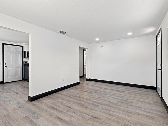 3rd image of 3611 3RD AVENUE S