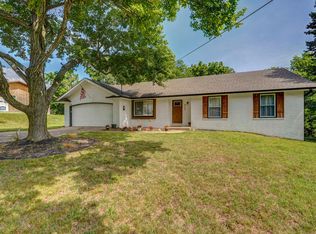 923 E Bluff Dr, Springfield, MO 65803