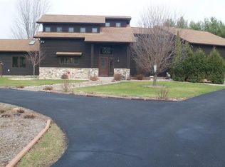 W7400 King Rd, Poynette, WI 53955