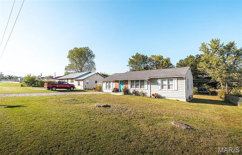 3 bed, 1232 sqft, $1,200 — Photo 3
