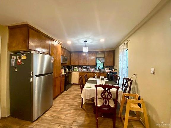 3rd image of 5910 Alpine Ave