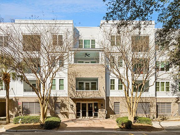 2nd image of 200 River Landing Dr Unit 204F