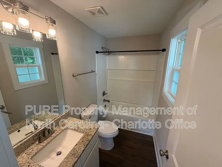1204 W Airline Ave — Photo 14