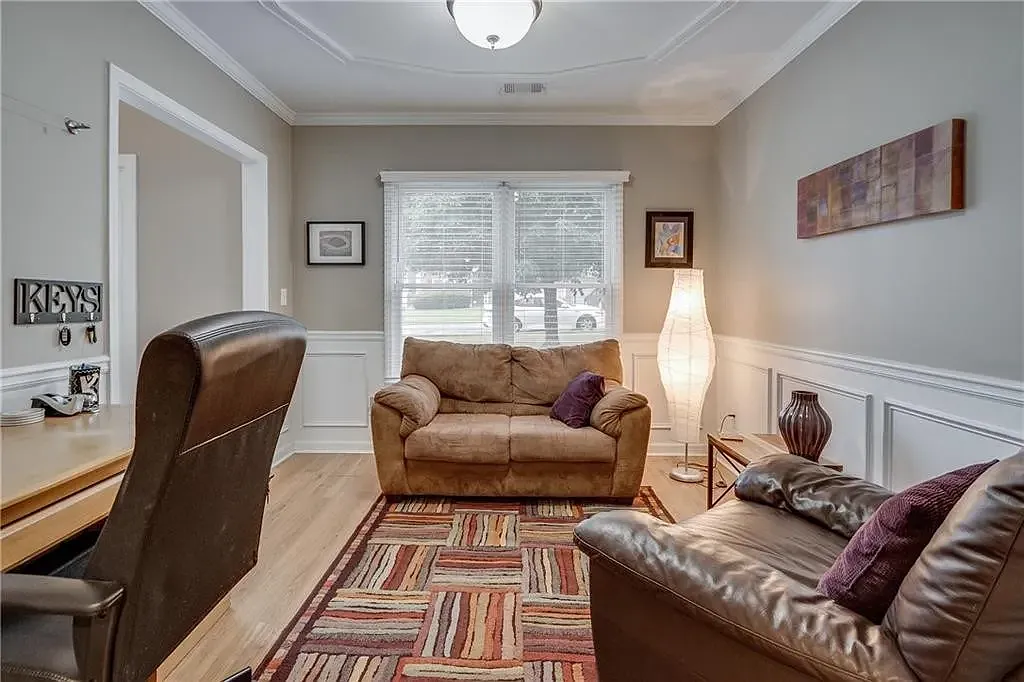 4 bed, 2.5 bath, 1914 sqft, $2,680 — Photo 4