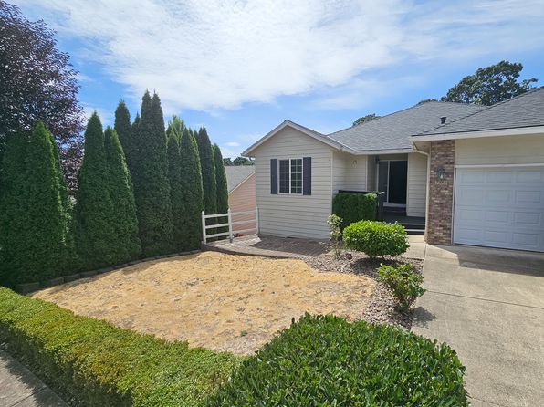 703 Sitka Deer Ct NW