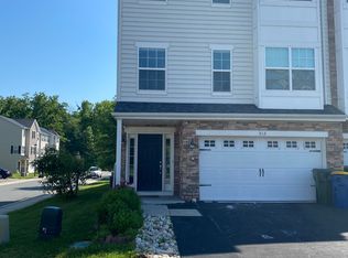 512 S Twin Lakes Blvd, Newark, DE 19711