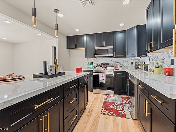 4th image of 31 Jade Cir