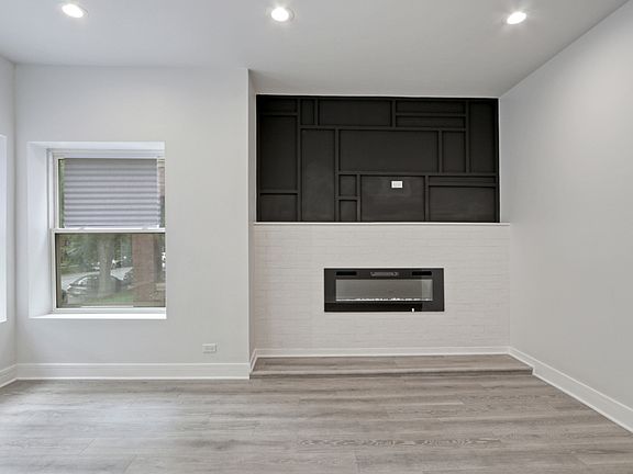 3rd image of 7214 S King Dr