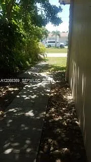 1921 N 50th Ave #1921 — Photo 1