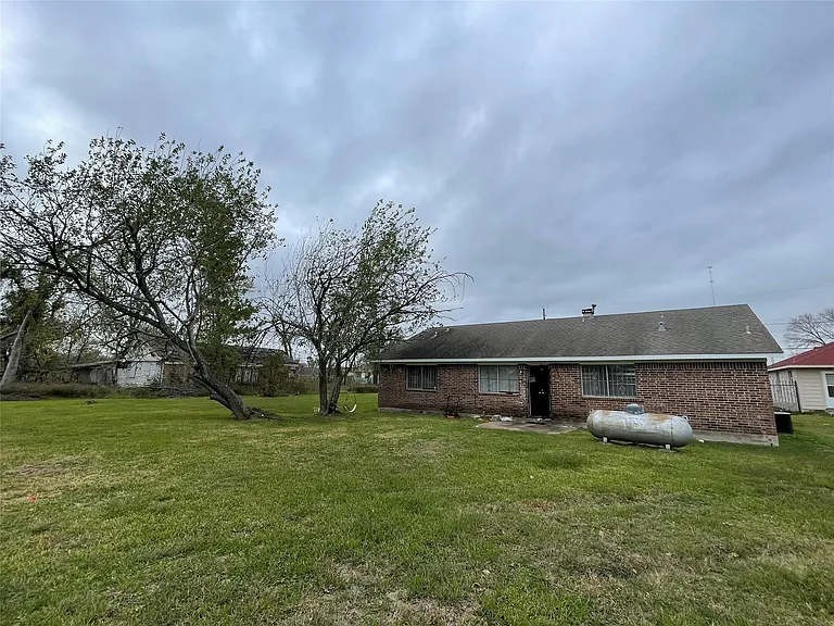 3814 Colvin St — Photo 12
