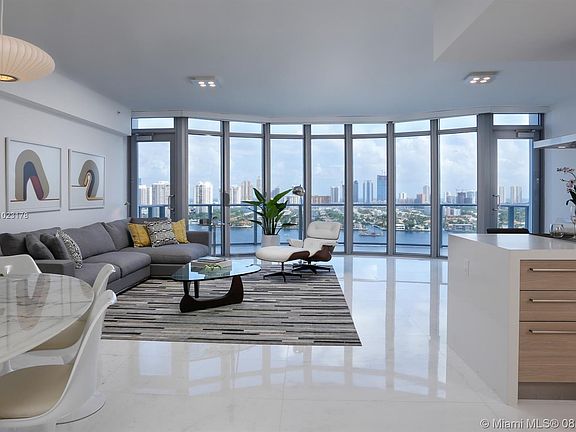 2nd image of 17301 Biscayne Blvd APT 2111
