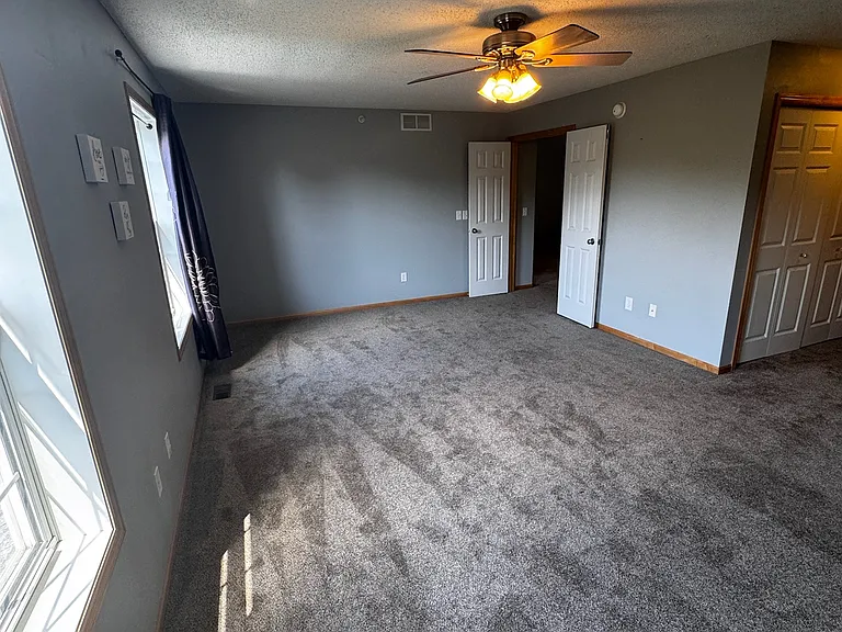 12210 Urbank St NE #B — Photo 31