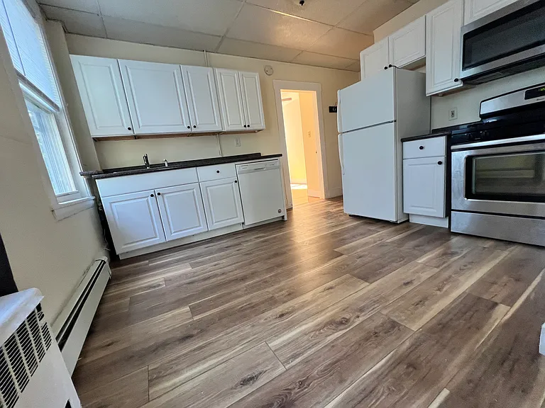 138 Hampshire St #2B — Photo 4