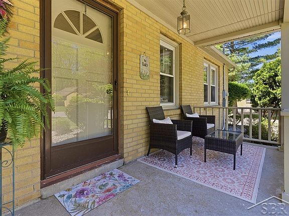 4th image of 306 E Sugnet Rd