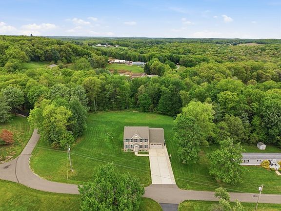 5th image of 113 Oakwood Dr