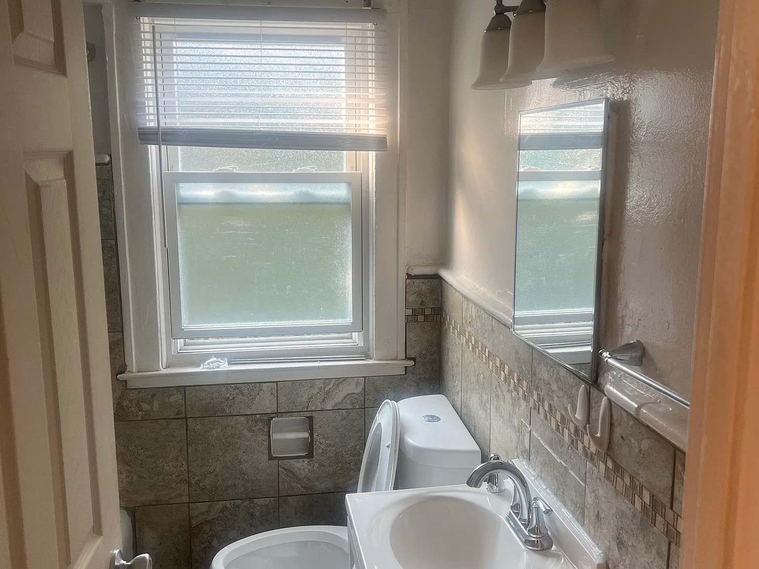 2 bed, 1906 sqft, $1,030 — Photo 2