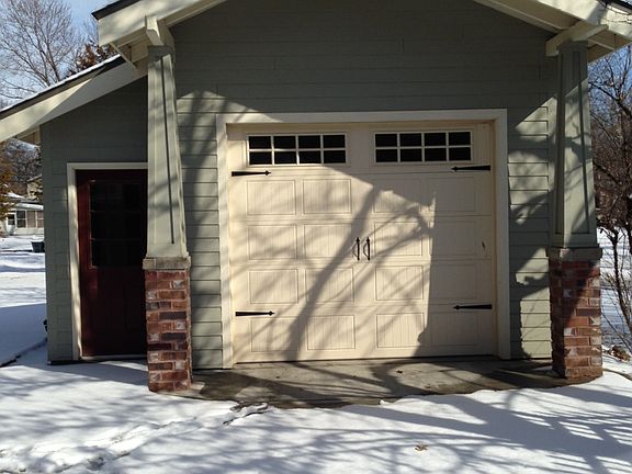 2nd image of 1005 S Olive St