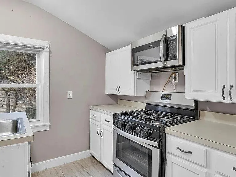 137 S Main St — Photo 8