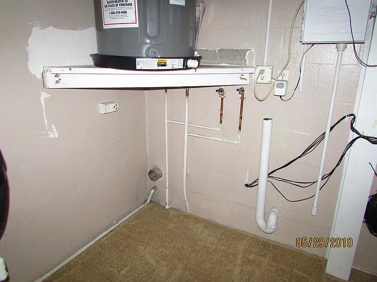 9926 Rainbow Ln — Photo 7