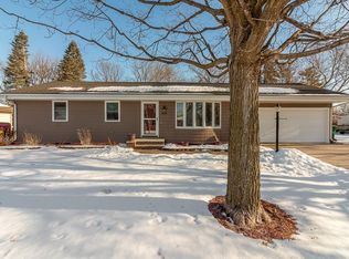 513 S 7th St, Le Sueur, MN 56058