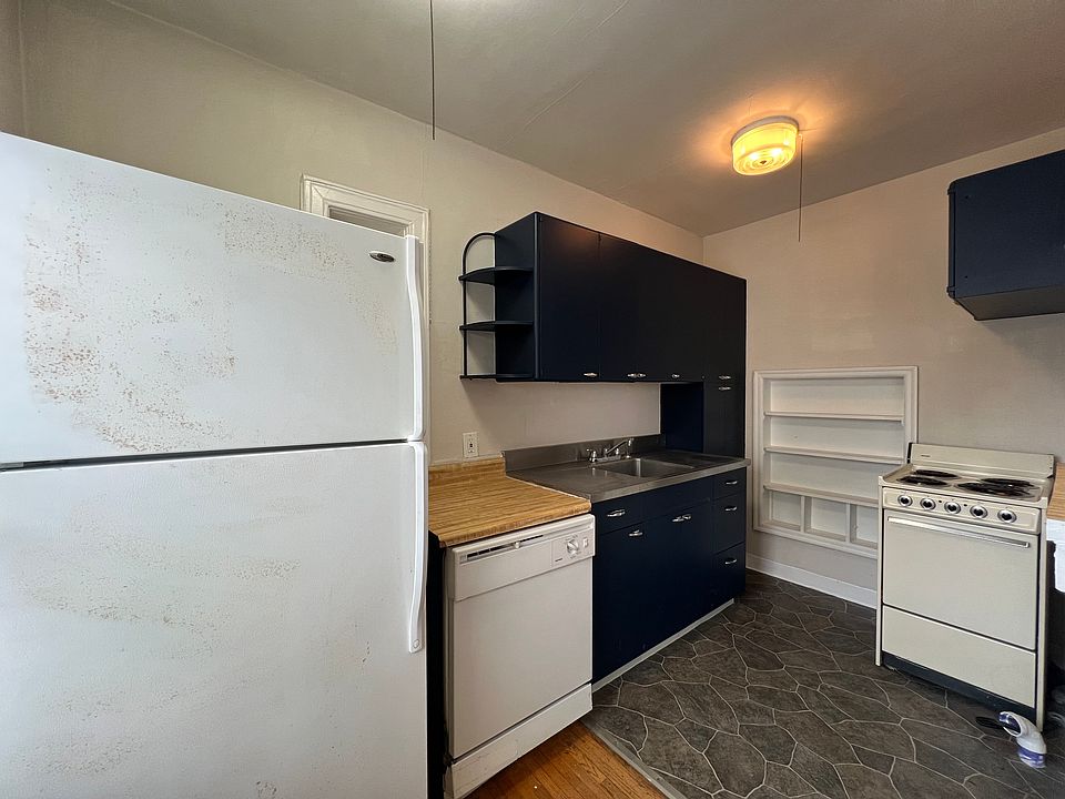 1st image of 3732 Southwest Trfy APT 9