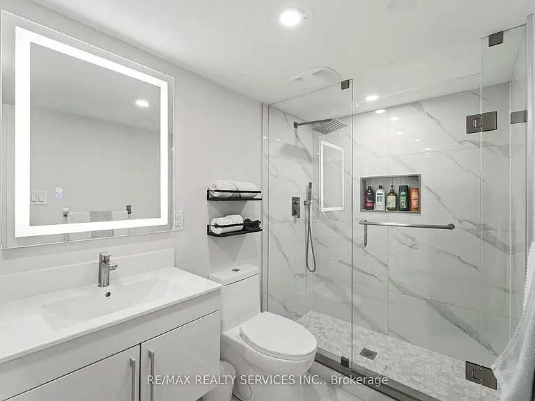 1305 Consort Cres #BASEMENT — Photo 21