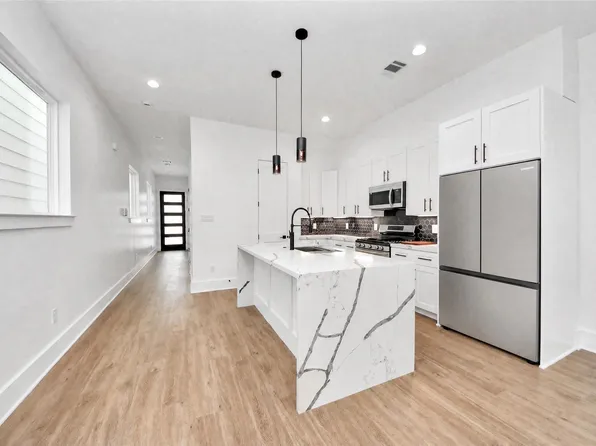 5029 Broom St #C, Houston, TX 77091