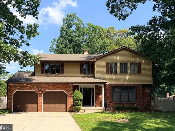 6 Hickory Ln, Berlin, NJ 08009
