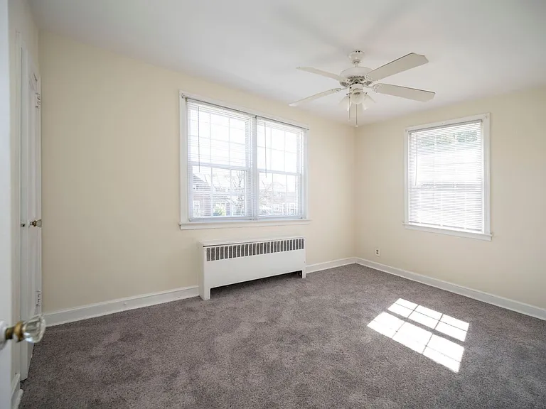 1325 E Wadsworth Ave — Photo 9
