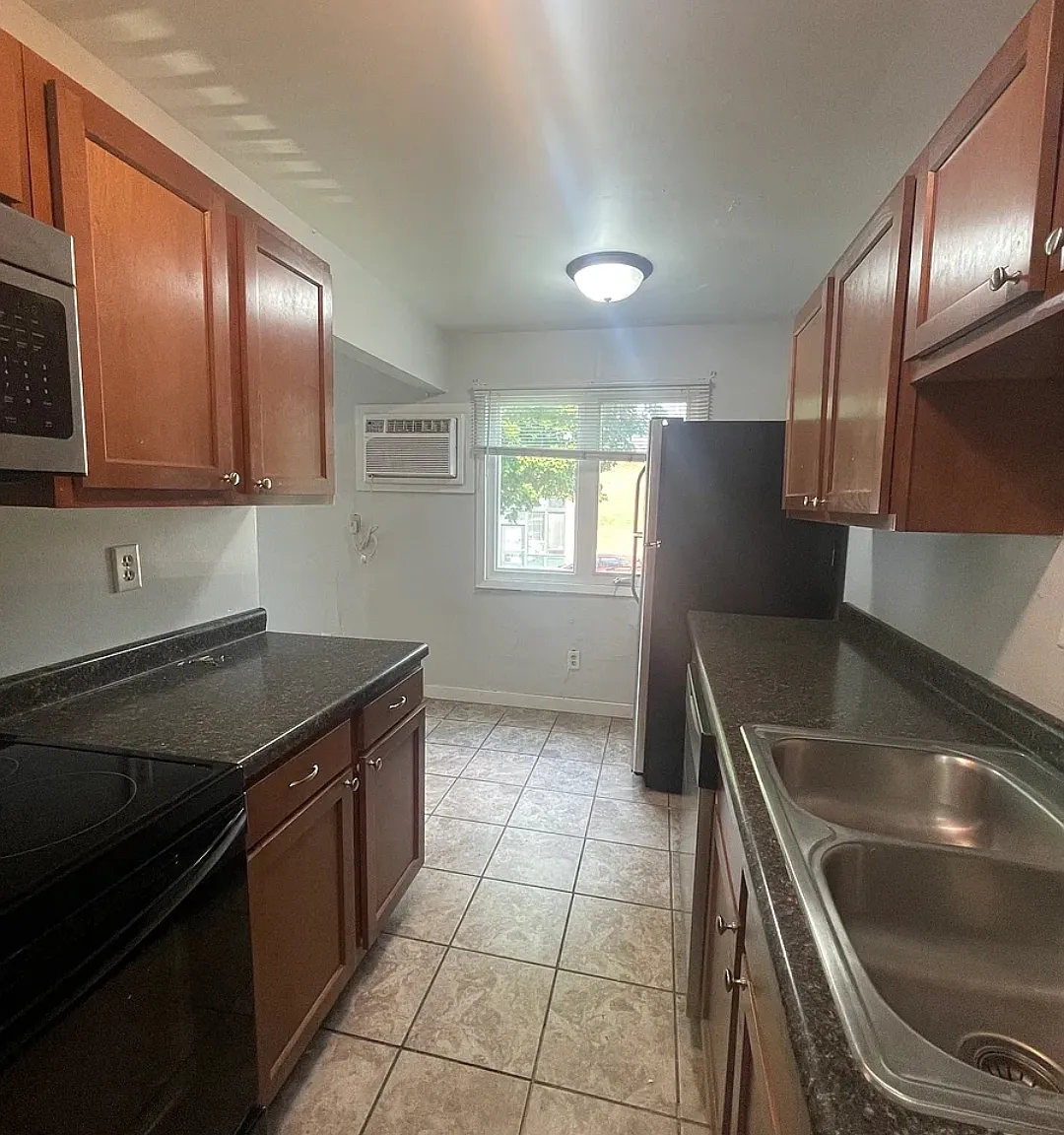 2 bed, 900 sqft, $1,360 — Photo 4