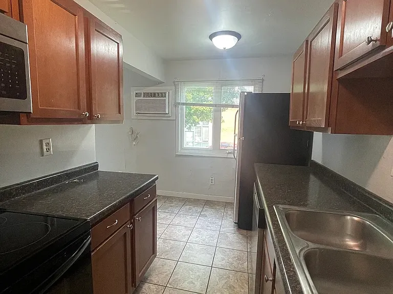 1220 Selby Ave #202 — Photo 4