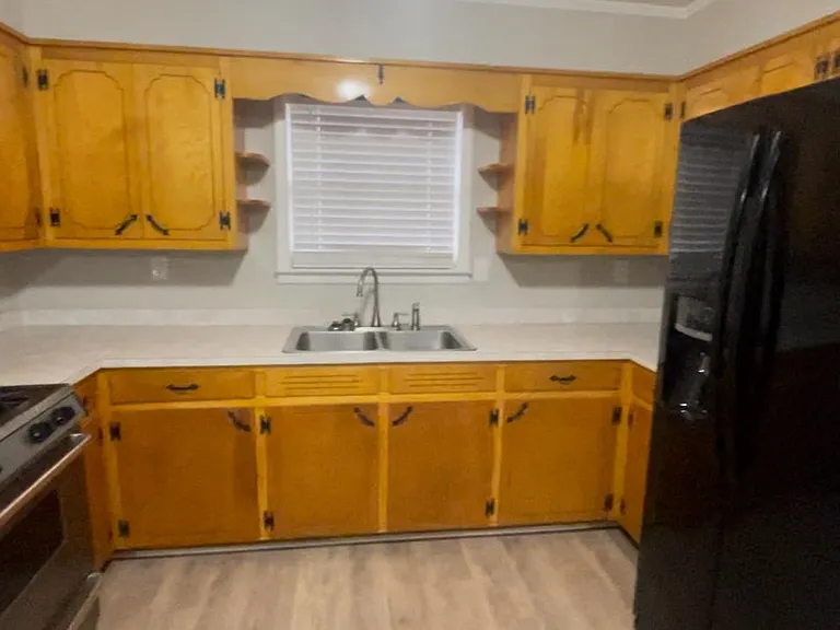 7130 Greenview Dr — Photo 12