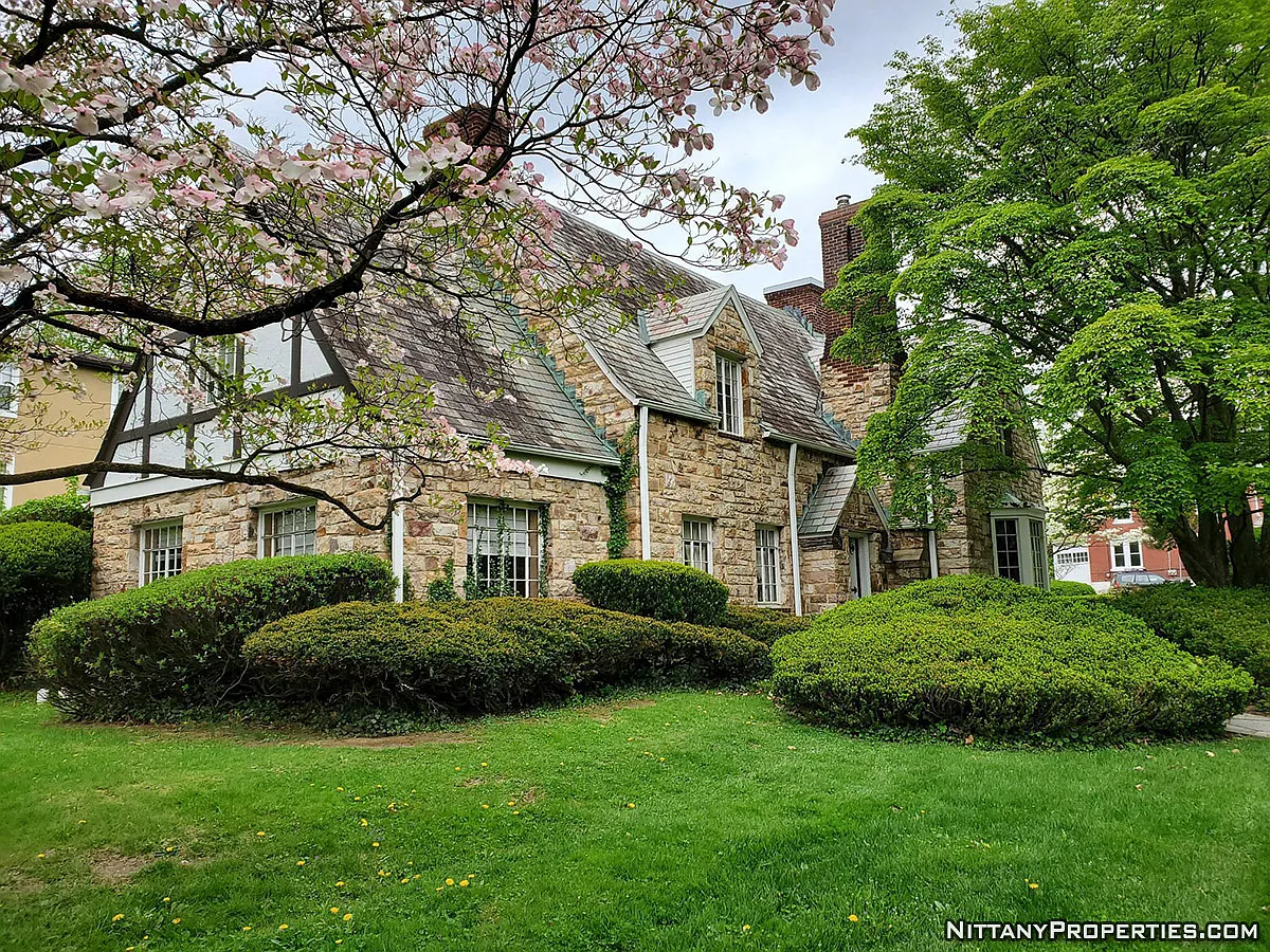 6 bed, 2.5 bath, 2893 sqft, $8,300 — Photo 1