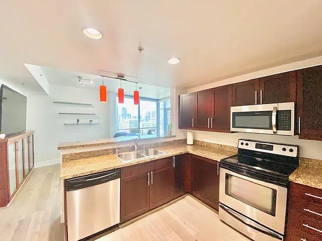 253 10th Ave #1302 — Photo 10