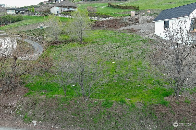 4th image of 70 Grandview Lane