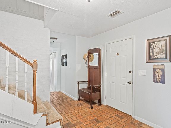 3rd image of 1561 Snell Rd