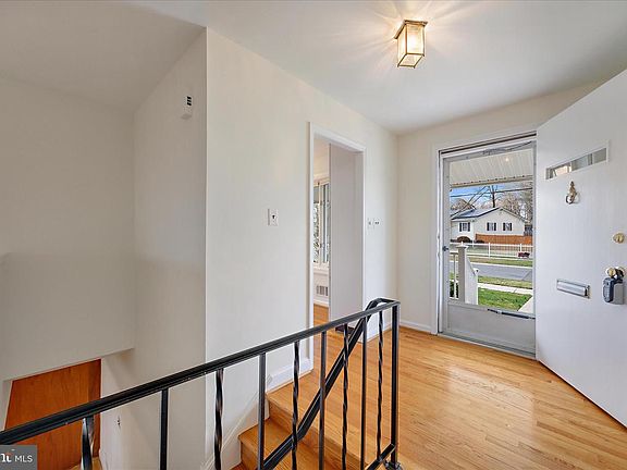 4th image of 14103 Chadwick Ln