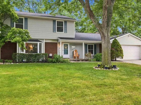 36724 Nantucket Ct, Clinton Township, MI 48035