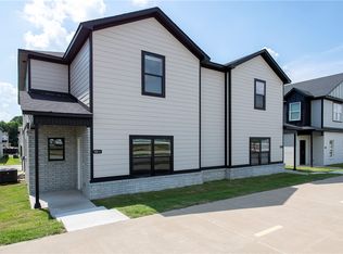 931 S Rupple Rd #1 & 2, Fayetteville, AR 72704