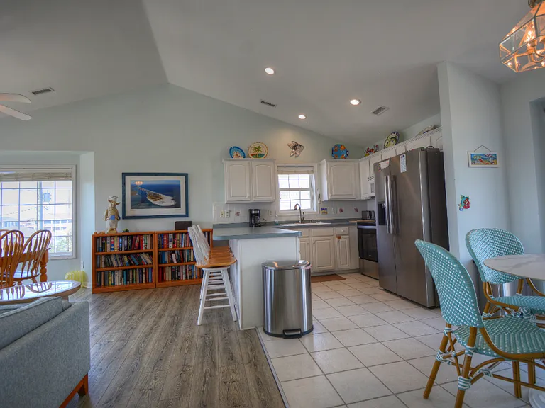 1708 S Anderson Blvd — Photo 3