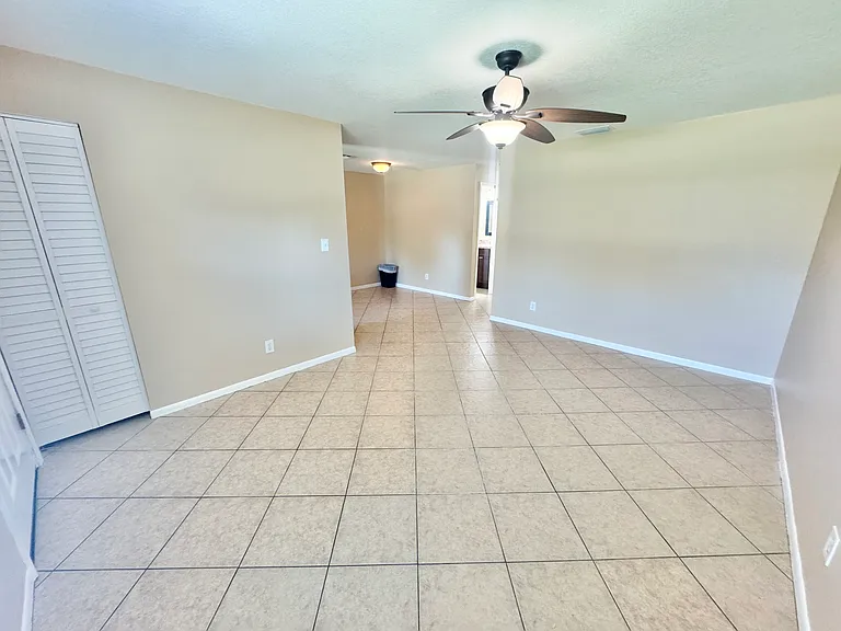 5002 Seneca Ave — Photo 26