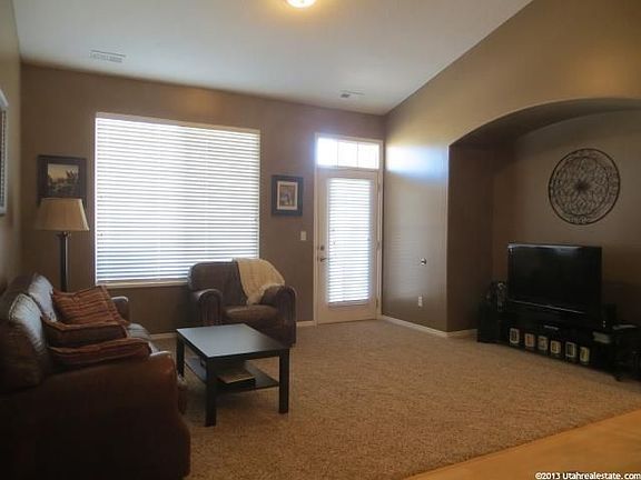 4th image of 939 Chelsea Ln