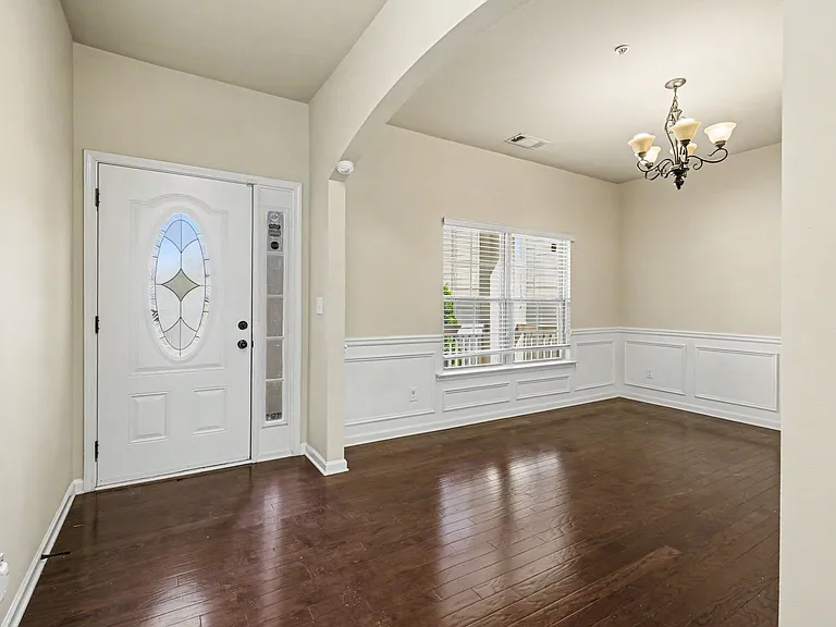333 Summit Village Dr — Photo 1
