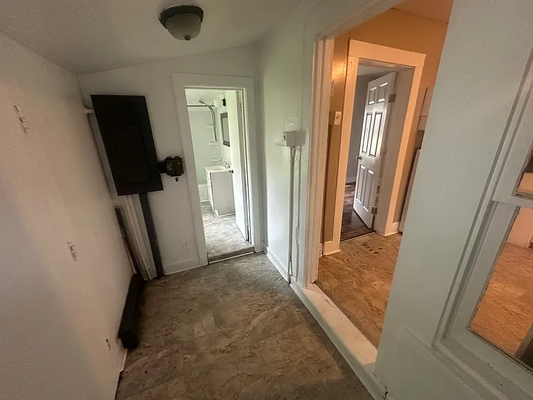 129 Halifax St — Photo 4