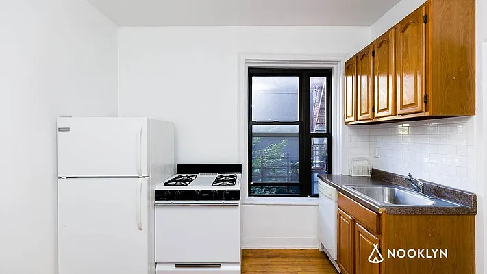 Rented by Nooklyn NYC LLC | media 43