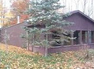 5847 Benzie Hwy, Benzonia, MI 49616