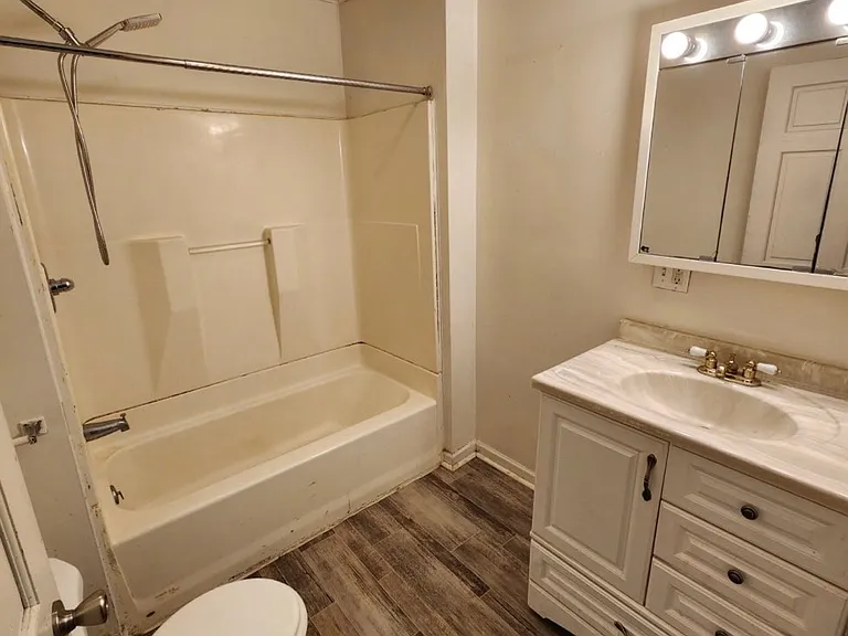 1700 Buchanan Ave SW #1704 — Photo 2