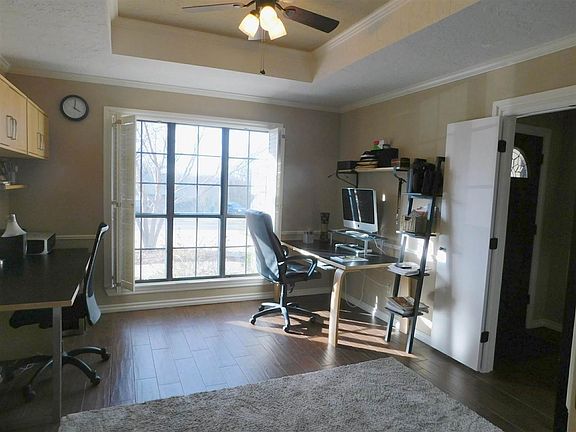 5th image of 2601 S Black Oak Dr