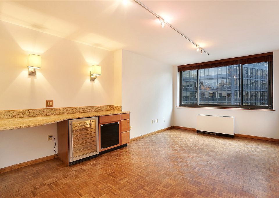 1st image of 2000 Broadway APT 4C