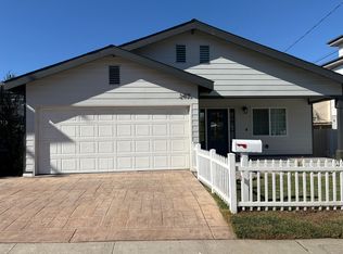 2405 Perkins Ln, Redondo Beach, CA 90278